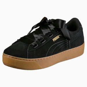 PUMA Vikky Platform Ribbon sneakers!